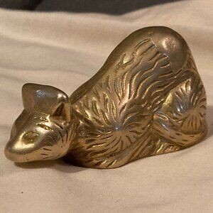 VTG 1980's Solid Brass Crouching Cat Figurine-Etched Fur Detail-3.5"L-2" Hg-EUC